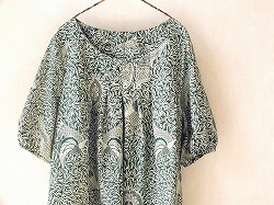 新作・バティックのワンピース